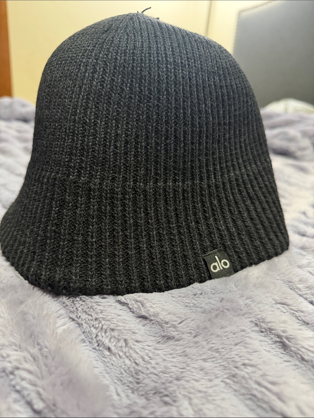 Alo Women’s Black Ribbed Knit Bucket Hat